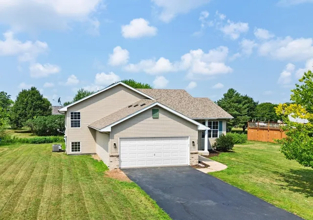 Photo 2 of Sale Pending at 808 Lindsey Ln, Belle Plaine, MN 56011 | MLS# 7123911 | Listing updated on 2026-10-05