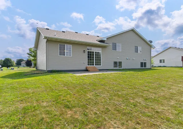 Photo 3 of Sale Pending at 808 Lindsey Ln, Belle Plaine, MN 56011 | MLS# 7123911 | Listing updated on 2026-10-05