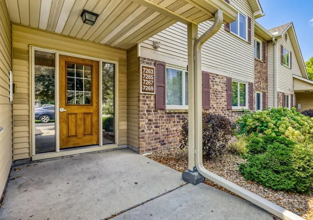 3rd image of 7267 Hunters Run #46C, Eden Prairie, MN 55346 | MLS# 7123914