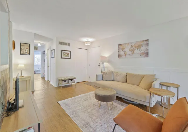 4th image of 7267 Hunters Run #46C, Eden Prairie, MN 55346 | MLS# 7123914