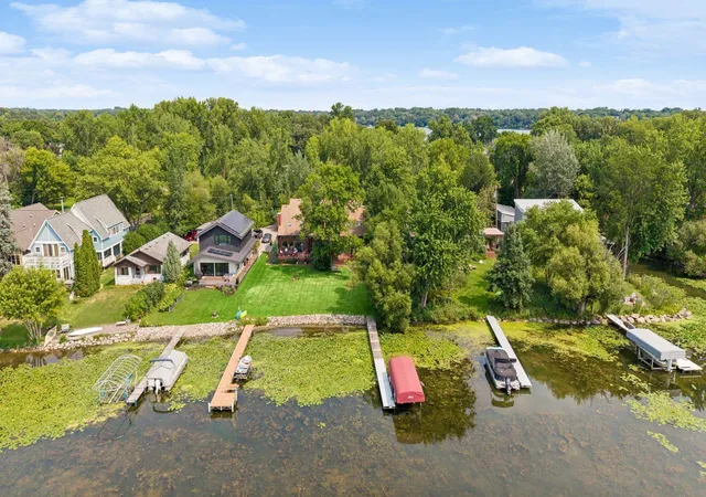 Photo 1 of Sale Pending at 225 Peninsula Rd, Minneapolis, MN 55441 | MLS# 7123918 | Listing updated on 2026-08-28
