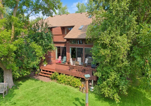 Photo 3 of Sale Pending at 225 Peninsula Rd, Minneapolis, MN 55441 | MLS# 7123918 | Listing updated on 2026-08-28