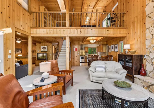 Photo 3 of Sale Pending at 225 Peninsula Rd, Minneapolis, MN 55441 | MLS# 7123918 | Listing updated on 2026-08-28
