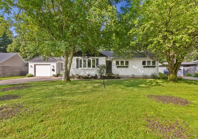 2nd image of 116 Ridgely Rd, Mankato, MN 56001 | MLS# 7123950