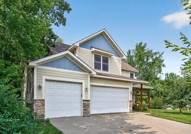 Photo 3 of Single family home for sale at 20310 Akin Ct, Farmington, MN 55024 | MLS# 7123956 | Listing updated on 2026-08-29