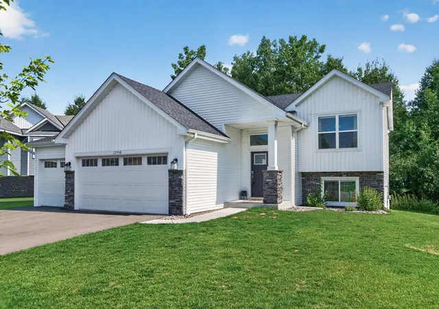 2nd image of 12994 10th Ave N, Zimmerman, MN 55398 | MLS# 7123959