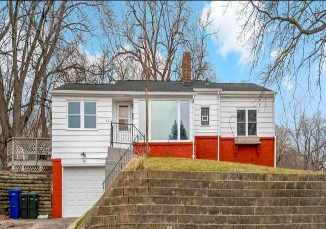 Photo 2 of Single family home for sale at 825 Kansas Ave, Saint Paul, MN 55107 | MLS# 7123963 | Listing updated on 2026-10-12