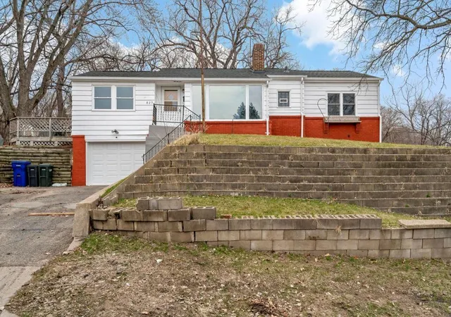 Photo 3 of Single family home for sale at 825 Kansas Ave, Saint Paul, MN 55107 | MLS# 7123963 | Listing updated on 2026-10-12