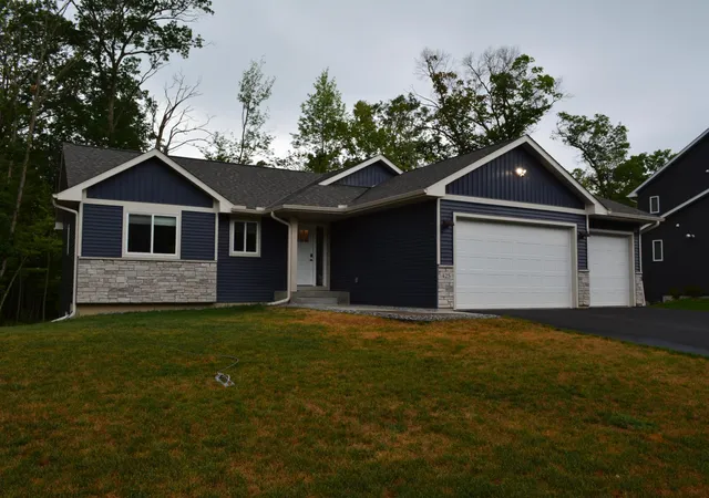 Photo 1 of Single family home for sale at 425 Knollwood Ave, Saint Croix Falls, WI 54024 | MLS# 7123969 | Listing updated on 2026-08-12