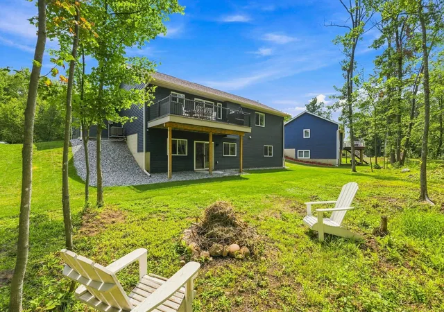 Photo 2 of Single family home for sale at 425 Knollwood Ave, Saint Croix Falls, WI 54024 | MLS# 7123969 | Listing updated on 2026-08-12