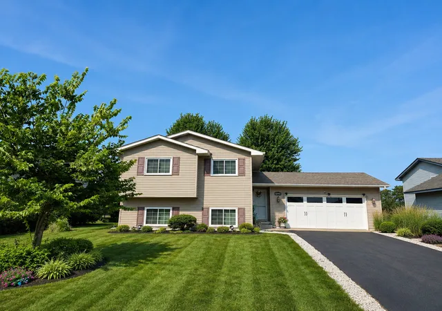 1st image of 9748 Hames Ct S, Cottage Grove, MN 55016 | MLS# 7123970