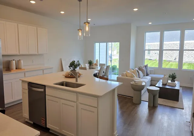3rd image of 19198 Goldenrod Trl, Hamel, MN 55340 | MLS# 7124014