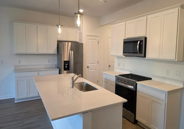 2nd image of 19204 Goldenrod Trl, Hamel, MN 55340 | MLS# 7124019