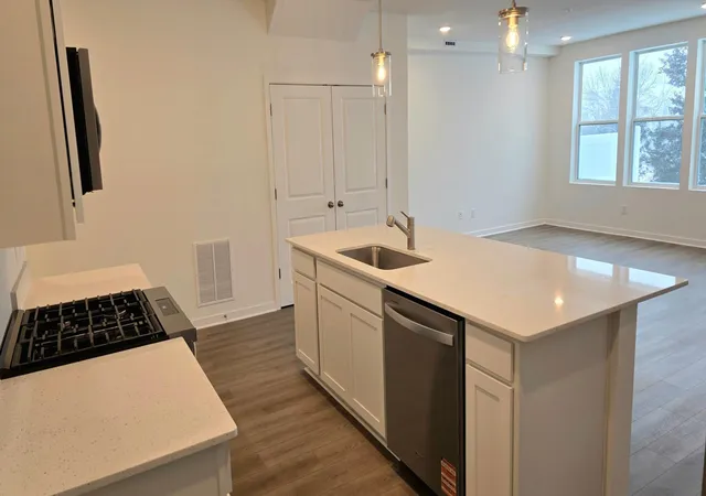 5th image of 19204 Goldenrod Trl, Hamel, MN 55340 | MLS# 7124019