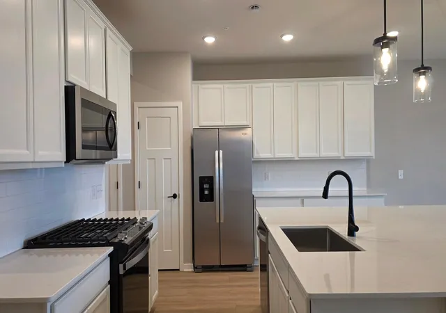 2nd image of 19206 Goldenrod Trl, Hamel, MN 55340 | MLS# 7124020