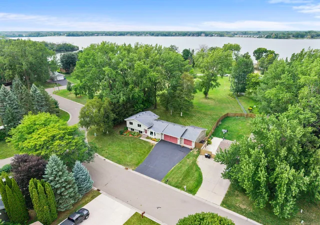 1st image of 1555 Lamotte Cir, Hugo, MN 55038 | MLS# 7124037