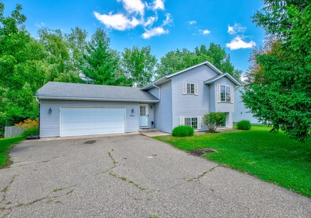 1st image of 935 2nd Avenue Sw, Forest Lake, MN 55025 | MLS# 7124046