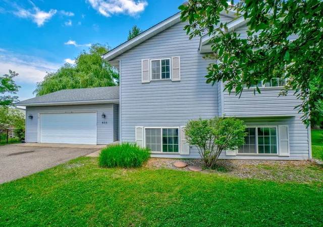 2nd image of 935 2nd Avenue Sw, Forest Lake, MN 55025 | MLS# 7124046