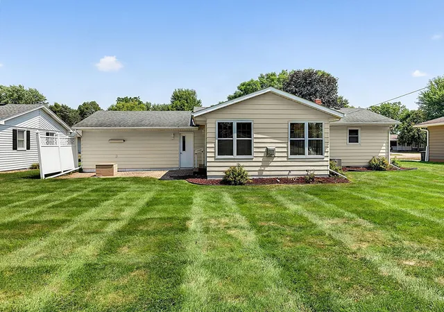 Photo 3 of Single family home for sale at 523 6th Avenue N, Cold Spring, MN 56320 | MLS# 7124047 | Listing updated on 2026-09-29
