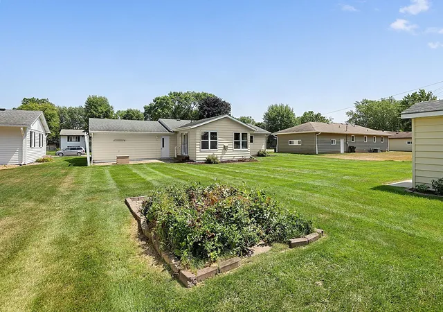 Photo 3 of Single family home for sale at 523 6th Avenue N, Cold Spring, MN 56320 | MLS# 7124047 | Listing updated on 2026-09-29