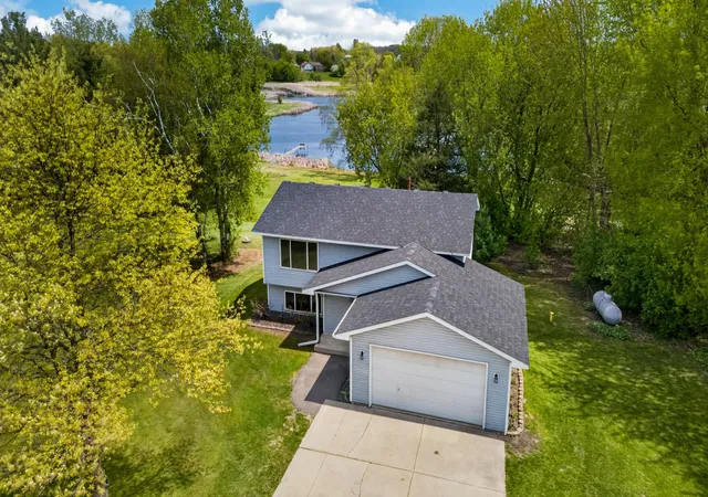 4th image of 33067 Nueman Trl, Lindstrom, MN 55045 | MLS# 7124058