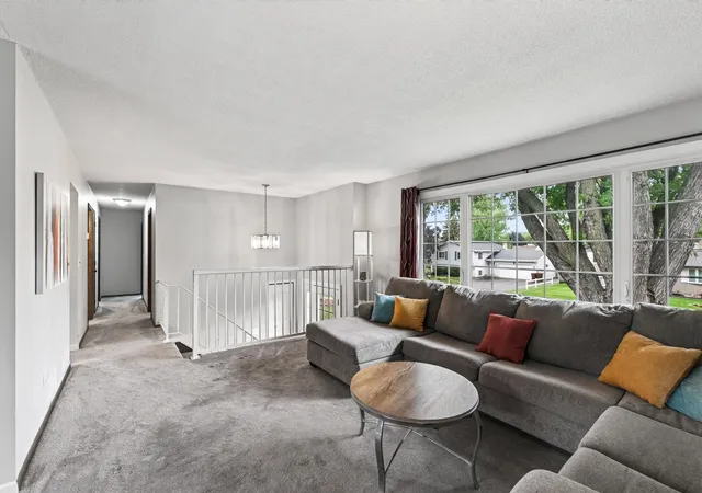 image of 6364 Dawn Wy, Inver Grove Heights, MN 55076 | MLS# 7124067