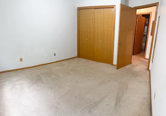 Listing Photo 2 - Condo for sale in building located at 2617 Innsbruck Trl, Saint Paul, MN 55112 - Unit #