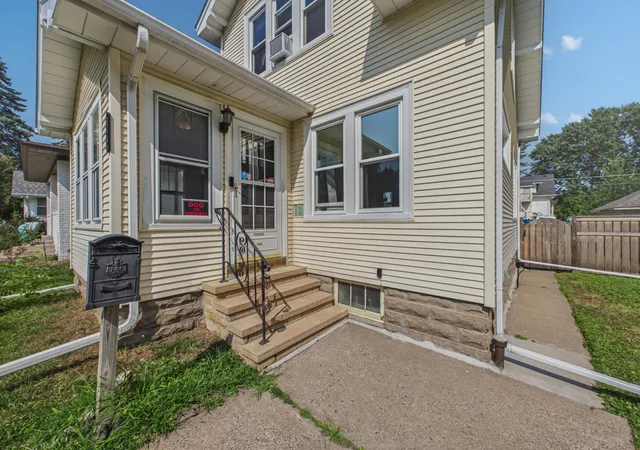 Photo 2 of Single family home for sale at 1334 Searle St, Saint Paul, MN 55130 | MLS# 7124093 | Listing updated on 2026-08-22