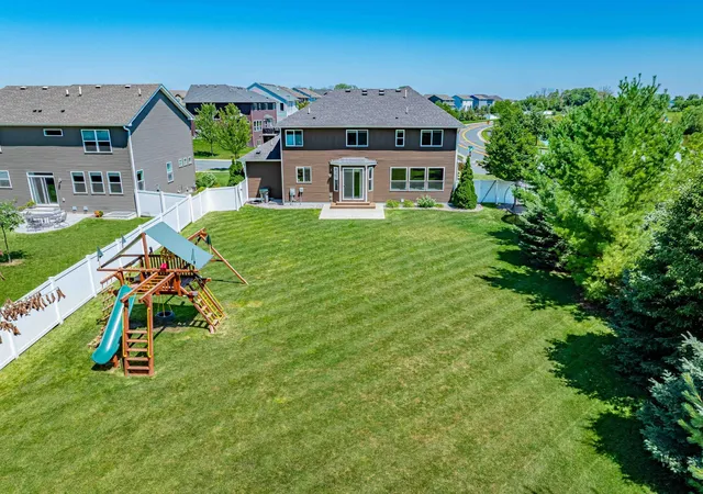 Photo 4 of Sale Pending at 1100 Skybrooke Ave, Waconia, MN 55387 | MLS# 7124119 | Listing updated on 2026-08-28