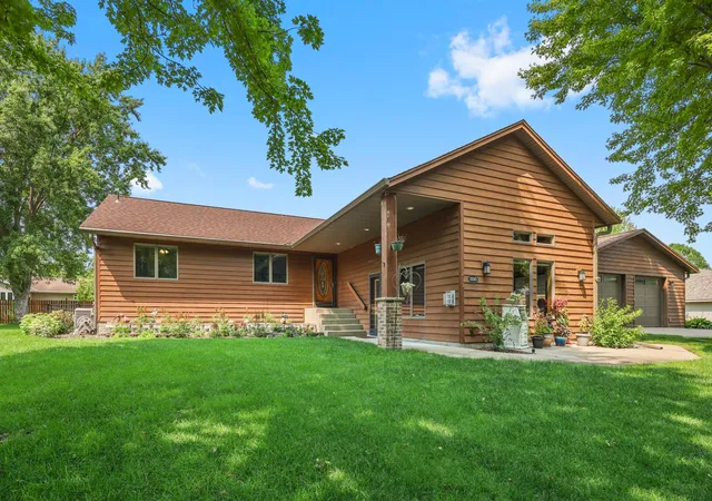 1st image of 1215 35th Ave N, Saint Cloud, MN 56303 | MLS# 7124132