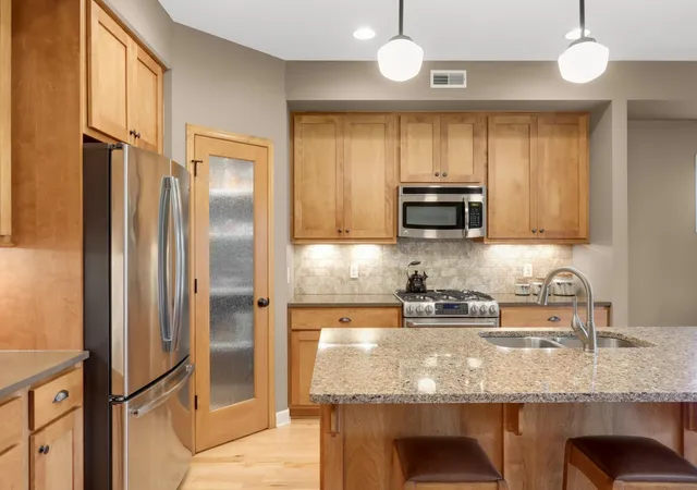 3rd image of 8797 Upper 7Th Pl, Lake Elmo, MN 55042 | MLS# 7124155