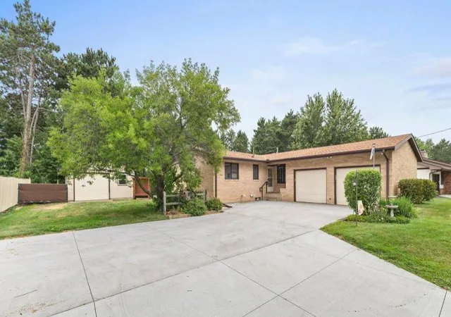 1st image of 345 Sunset Ln N, Cambridge, MN 55008 | MLS# 7124157
