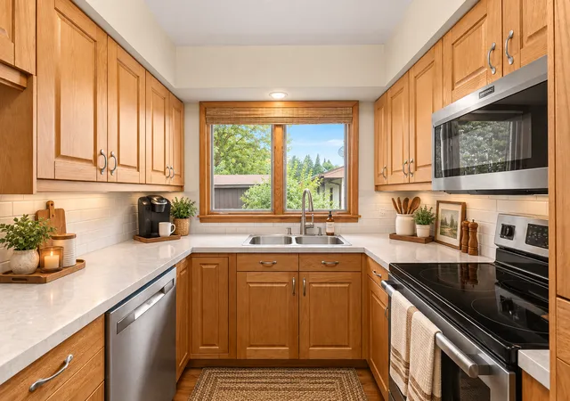 Photo 3 of Sale Pending at 345 Sunset Ln N, Cambridge, MN 55008 | MLS# 7124157 | Listing updated on 2026-10-08