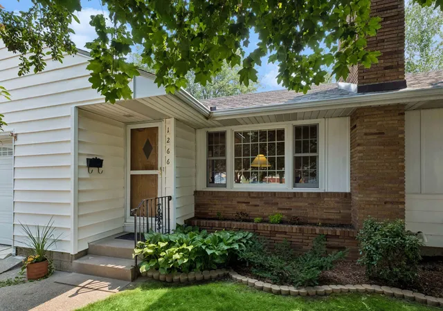2nd image of 1266 Smith Ave S, Saint Paul, MN 55118 | MLS# 7124159