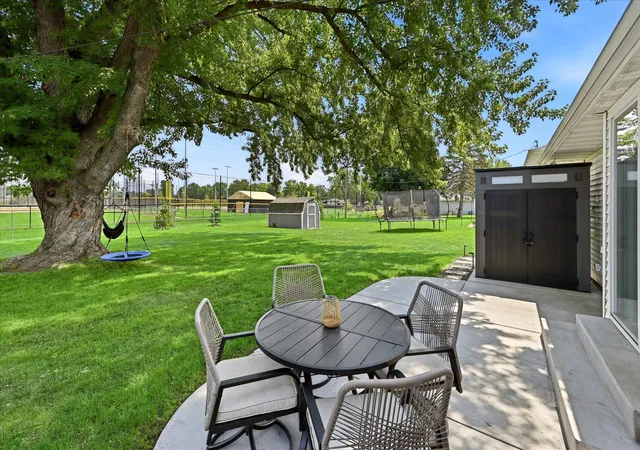 Photo 3 of Sale Pending at 185 Garden View Dr, Saint Paul, MN 55124 | MLS# 7124163 | Listing updated on 2026-09-03