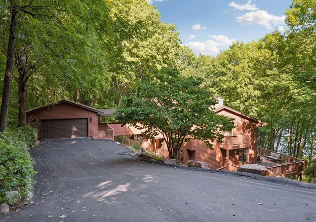 Photo 2 of Sale Pending at 5845 Ridge Rd, Excelsior, MN 55331 | MLS# 7124166 | Listing updated on 2026-09-21