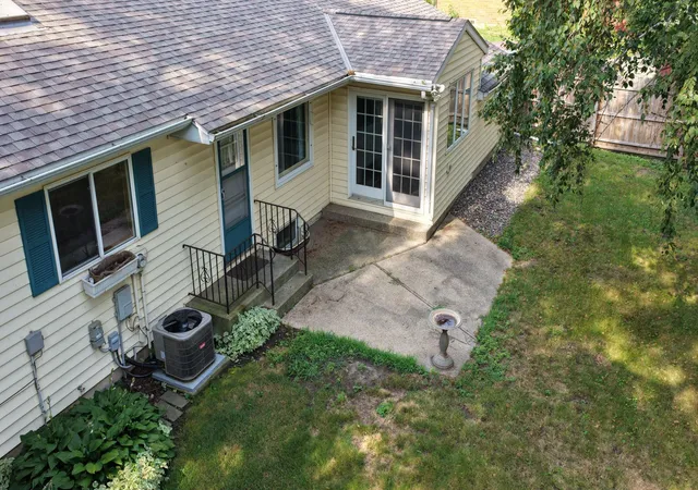 Photo 3 of Single family home for sale at 504 19th Avenue Sw, Willmar, MN 56201 | MLS# 7124204 | Listing updated on 2026-10-07