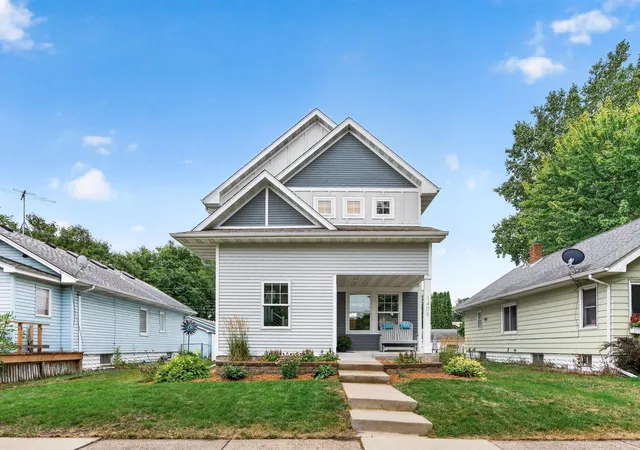 Photo 2 of Single family home for sale at 1406 Juliet Ave, Saint Paul, MN 55105 | MLS# 7124205 | Listing updated on 2026-09-14