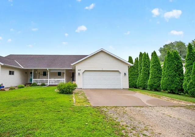 image of 1407 S Garden St, Lake City, MN 55041 | MLS# 7124223