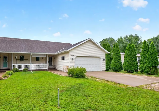 image of 1407 S Garden St, Lake City, MN 55041 | MLS# 7124223