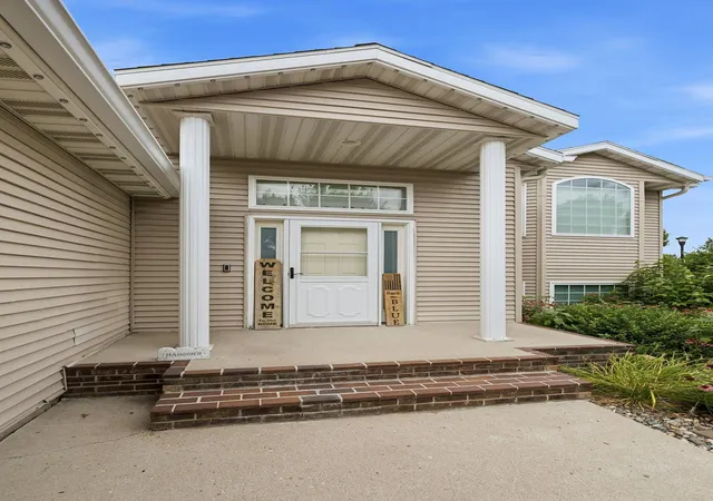 3rd image of 1502 Baywood Dr, West Fargo, ND 58078 | MLS# 7124228