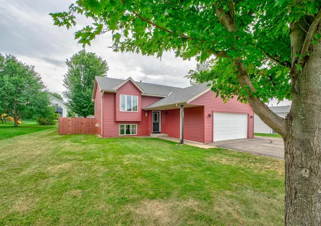 1st image of 1410 Summit St, Baldwin, WI 54002 | MLS# 7124242