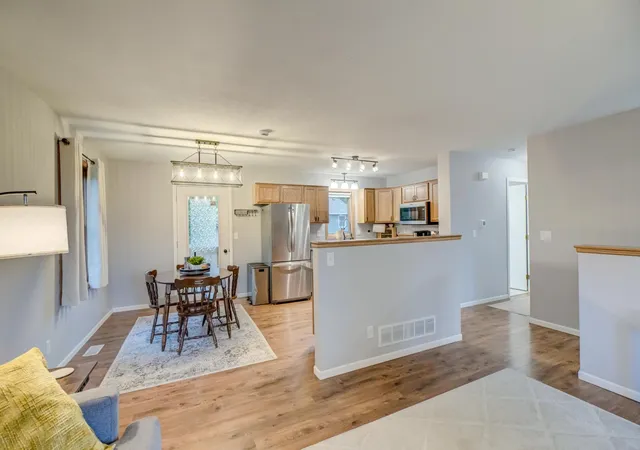 5th image of 1410 Summit St, Baldwin, WI 54002 | MLS# 7124242