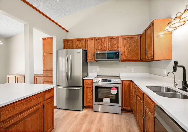 5th image of 6702 Kara Dr, Eden Prairie, MN 55346 | MLS# 7124260