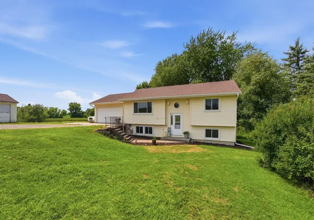 2nd image of 16905 Csah 5, Dassel, MN 55325 | MLS# 7124265
