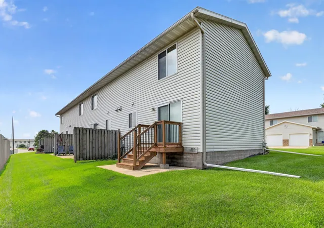 4th image of 327 10Th Ave Nw, Byron, MN 55920 | MLS# 7124269