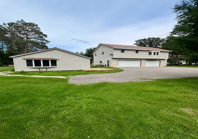Photo 1 of Single family home for sale at 185 Peterson Rd, Grand Rapids, MN 55744 | MLS# 7124271 | Listing updated on 2026-09-23
