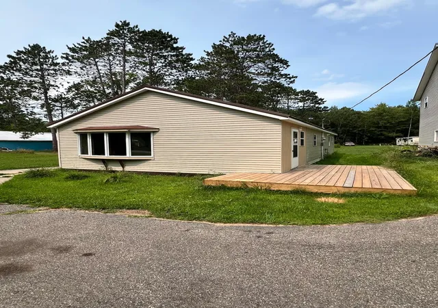 Photo 2 of Single family home for sale at 185 Peterson Rd, Grand Rapids, MN 55744 | MLS# 7124271 | Listing updated on 2026-09-23