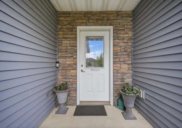 3rd image of 1572 Gray Fox Dr Ne, Owatonna, MN 55060 | MLS# 7124272