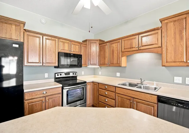 Photo 3 of Single family home for sale at 621 Ashley Ln, Owatonna, MN 55060 | MLS# 7124274 | Listing updated on 2026-10-12